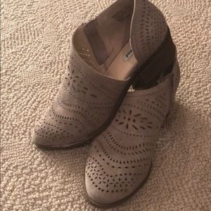 Size 7.5 ankle slides